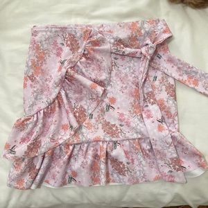 Never worn floral skirt